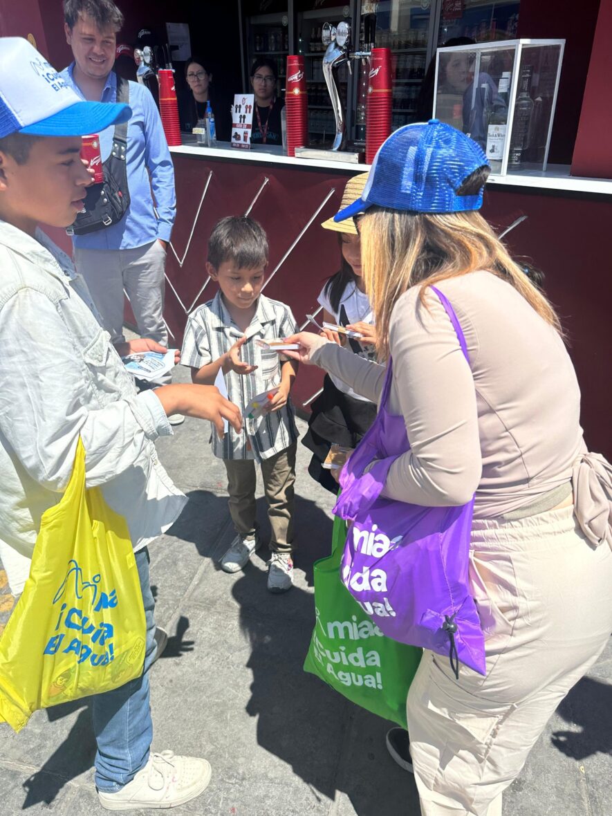 Imagen de WhatsApp 2025 04 30 a las 16.14.42 c00a265c scaled 1 scaled REALIZA MIAA DINÁMICAS EDUCATIVAS EN CULTURA DEL AGUA EN LA FERIA NACIONAL DE SAN MARCOS