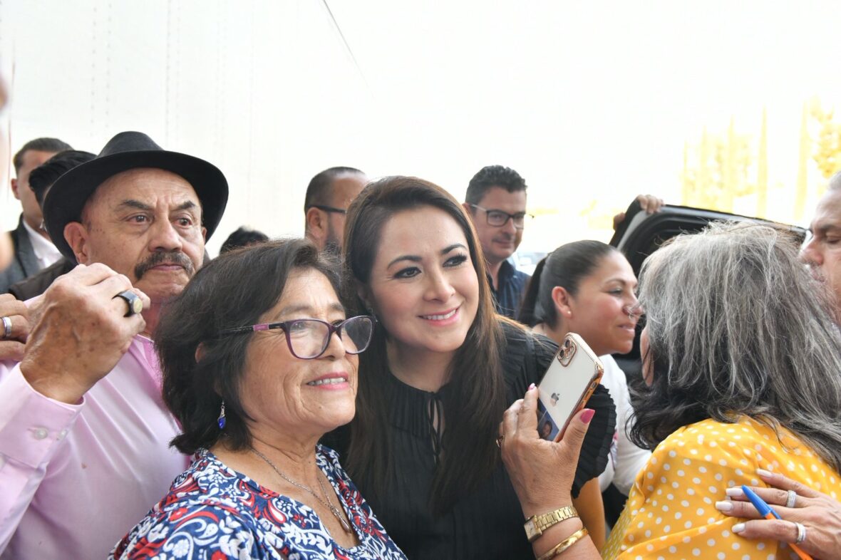 WhatsApp Image 2025 05 13 at 6.15.34 PM 3 scaled RECONOCE TERE JIMÉNEZ EL LEGADO DE LAS Y LOS MAESTROS JUBILADOS