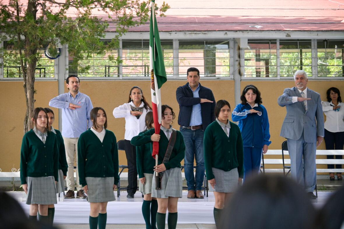 CMC 5041 scaled ENCABEZA LEO MONTAÑEZ CEREMONIA DE HONORES A LA BANDERA EN LA SECUNDARIA No. 13 “RICARDO FLORES MAGÓN”