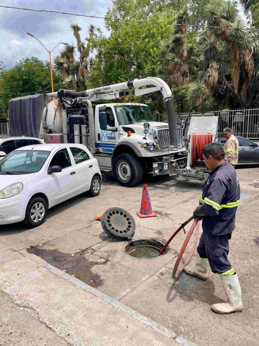 WhatsApp Image 2025 06 05 at 12.42.25 PM 2 scaled 1 scaled CONTINÚA MIAA CON ACCIONES PREVENTIVAS Y DE MANTENIMIENTO AL ALCANTARILLADO POR TEMPORADA DE LLUVIAS