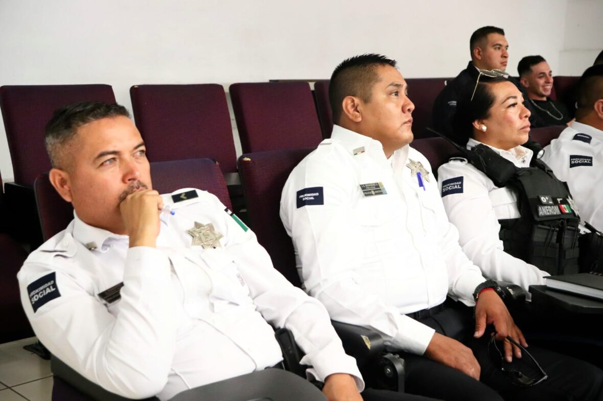 d26d3c5f b373 4f23 97ce d0e2e4c72e98 scaled POLICÍAS MUNICIPALES DE AGUASCALIENTES SE CAPACITAN EN DERECHOS HUMANOS DE LA COMUNIDAD LGBTTTIQ+