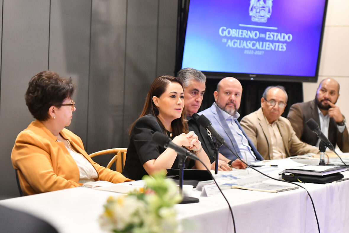 60 scaled TERE JIMÉNEZ FORTALECE COLABORACIÓN CON COMERCIANTES PARA REFORZAR SEGURIDAD