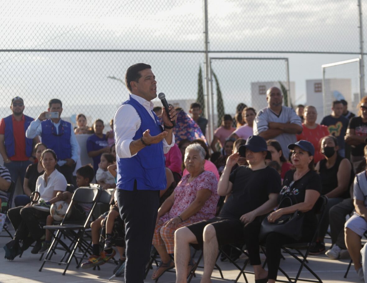 IMG 20250806 200503 scaled FAMILIAS DE VILLA LOMA DORADA CUENTAN CON NUEVO PARQUE CON CANCHA DE USOS MÚLTIPLES: LEO MONTAÑEZ