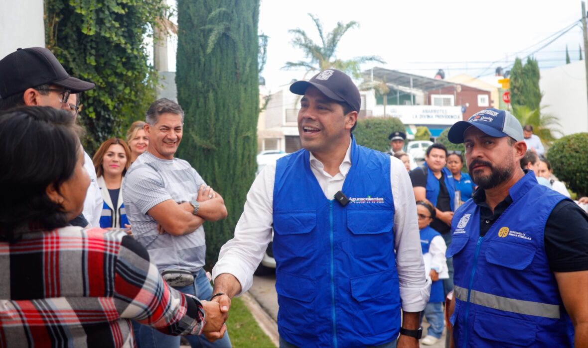 IMG 20250820 202101 scaled 1 scaled TRABAJAR DE LA MANO CON LA CIUDADANÍA POR ENTORNOS MÁS SEGUROS PARA TODOS: LEO MONTAÑEZ