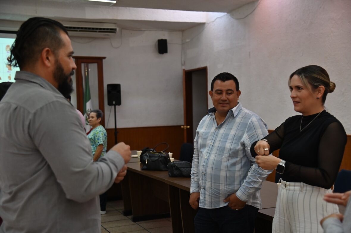 WhatsApp Image 2025 07 24 at 15.19.38 scaled DIF MUNICIPAL CAPACITA EN LENGUA DE SEÑAS MEXICANA A PERSONAL DEL SECTOR HOTELERO