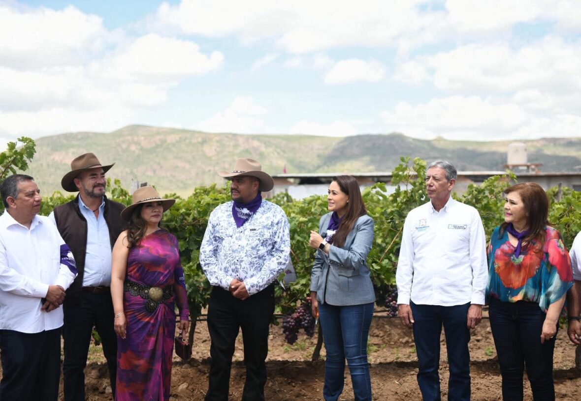 WhatsApp Image 2025 08 02 at 1.33.15 PM 3 scaled TERE JIMÉNEZ ENCABEZA EL PRIMER FESTIVAL DE LA UVA EN COSÍO