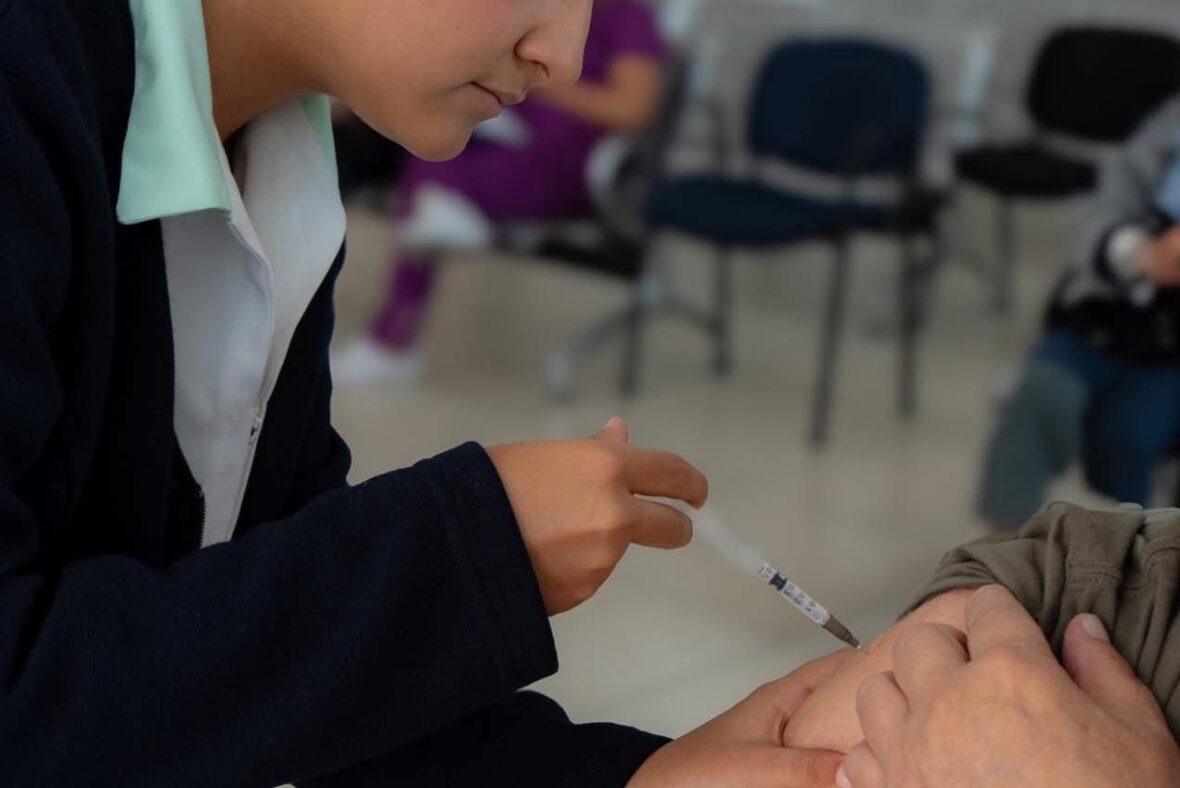 WhatsApp Image 2025 08 11 at 9.47.36 AM scaled VACUNAR ES CUIDAR; LLAMA TERE JIMÉNEZ A PADRES Y MADRES A COMPLETAR EL ESQUEMA DE VACUNACIÓN DE SUS HIJOS