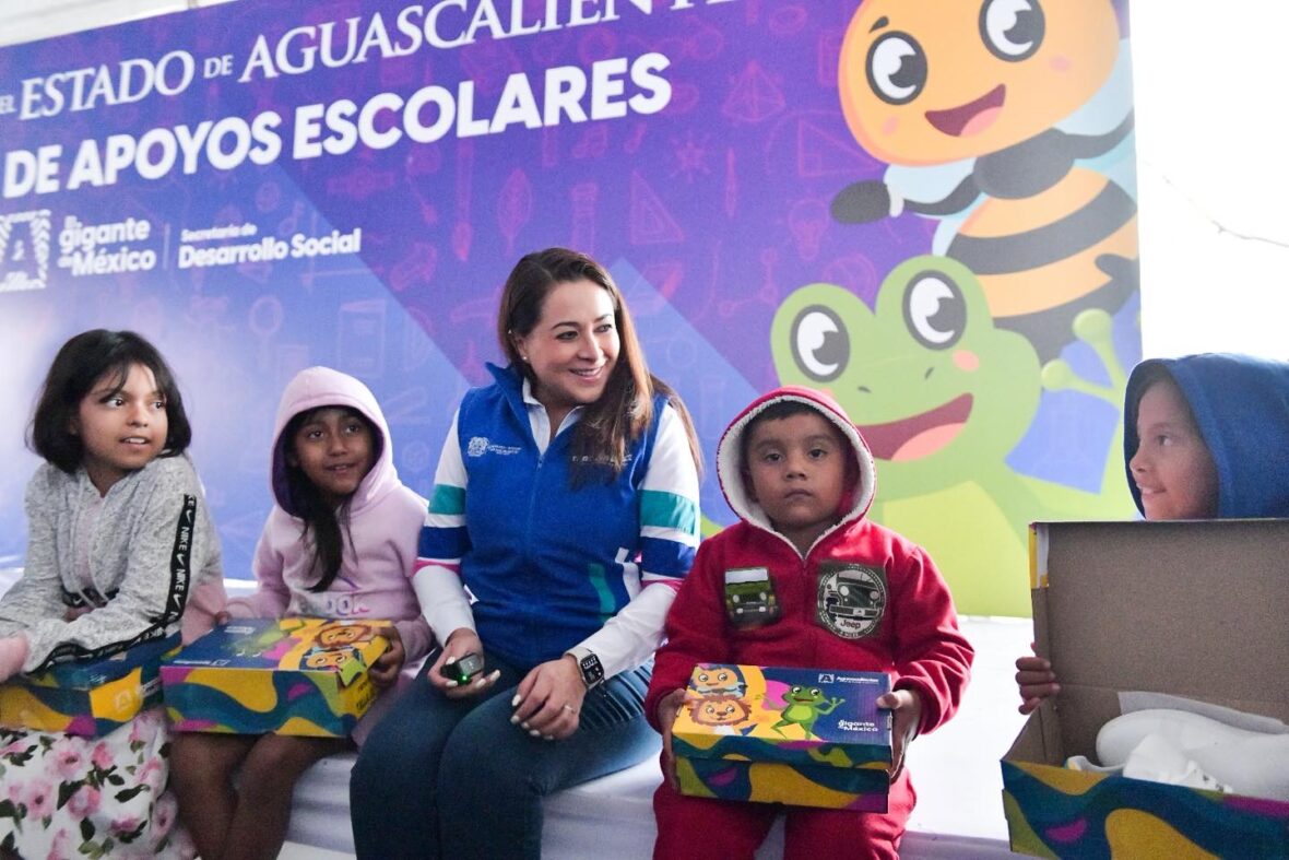 537907617 1334855421330990 9021321347622000196 n scaled CONTINÚA TERE JIMÉNEZ CON LA ENTREGA DE MÁS DE 72 MIL APOYOS ESCOLARES EN TODO EL ESTADO
