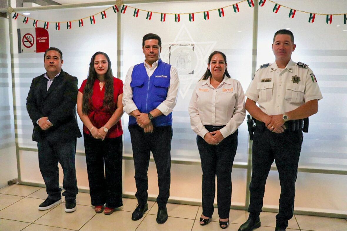 IMG 20250922 WA0172 scaled REAFIRMA LEO MONTAÑEZ COMPROMISO DE IMPULSAR UN ENTORNO SEGURO PARA EL SECTOR EDUCATIVO