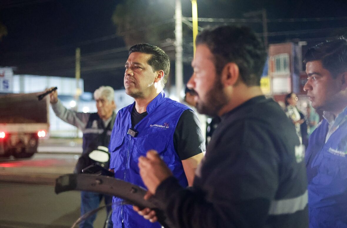 IMG 20250918 011608 scaled REALIZA MUNICIPIO OPERATIVO NOCTURNO DE LIMPIEZA EN EL PUENTE DE SEGUNDO ANILLO SUR