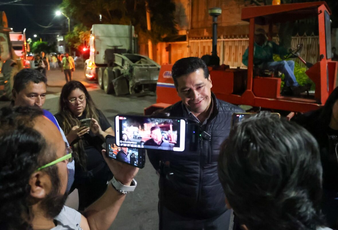 IMG 4242 scaled 1 scaled ARRANCA LEO MONTAÑEZ REHABILITACIÓN DE CARPETA ASFÁLTICA DE CALLE VÁZQUEZ DEL MERCADO