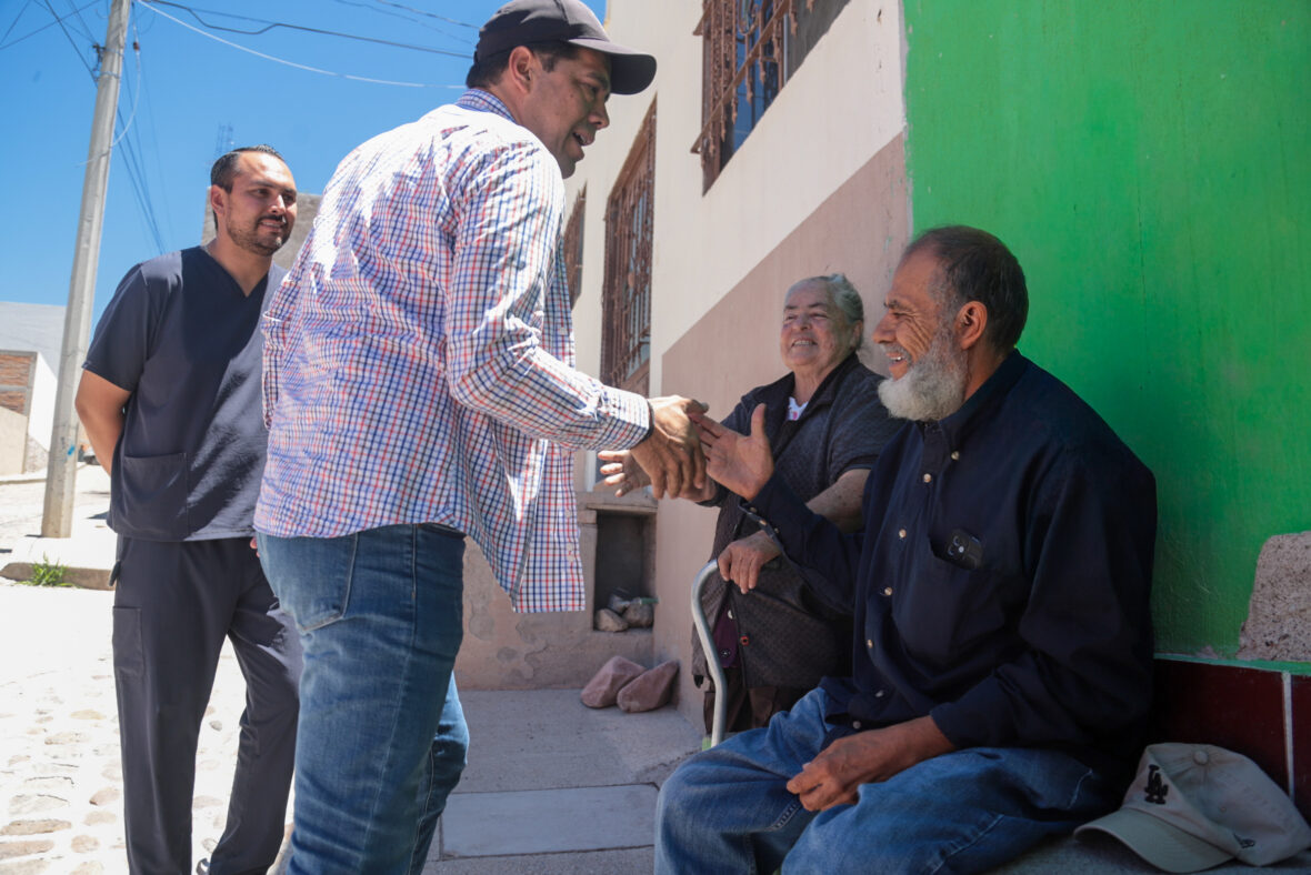 IMG 5654 1 scaled REALIZA LEO MONTAÑEZ SUPERVISIÓN DE OBRAS Y ENTREGA DE APOYO AUDITIVO