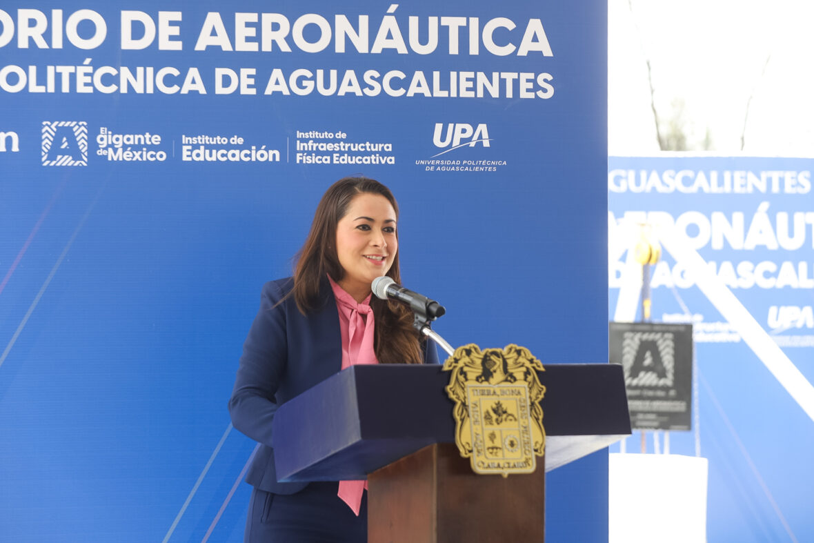 LABORATORIO AERONAUTICA UPA 4 scaled TERE JIMÉNEZ IMPULSA LA EDUCACIÓN DE VANGUARDIA CON NUEVO LABORATORIO DE AERONÁUTICA EN LA UNIVERSIDAD POLITÉCNICA DE AGUASCALIENTES