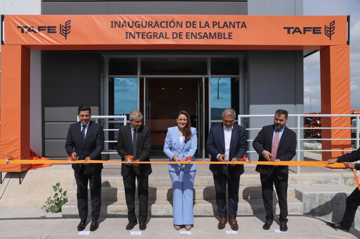 WhatsApp Image 2025 08 27 at 2.06.56 PM scaled CON UNA INVERSIÓN DE 280 MILLONES DE PESOS, TERE JIMÉNEZ INAUGURA PLANTA DE TAFE EN AGUASCALIENTES, TERCERA PRODUCTORA DE TRACTORES MÁS GRANDE DEL MUNDO