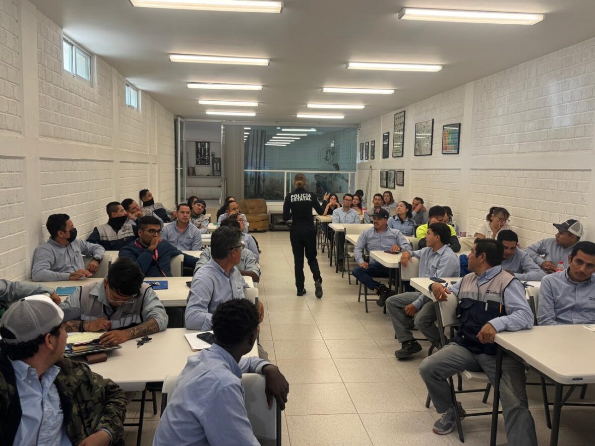 WhatsApp Image 2025 09 11 at 11.31.21 AM scaled POLICÍA ESTATAL Y EMPRESARIOS UNEN ESFUERZOS CONTRA LLAMADAS DE ENGAÑO