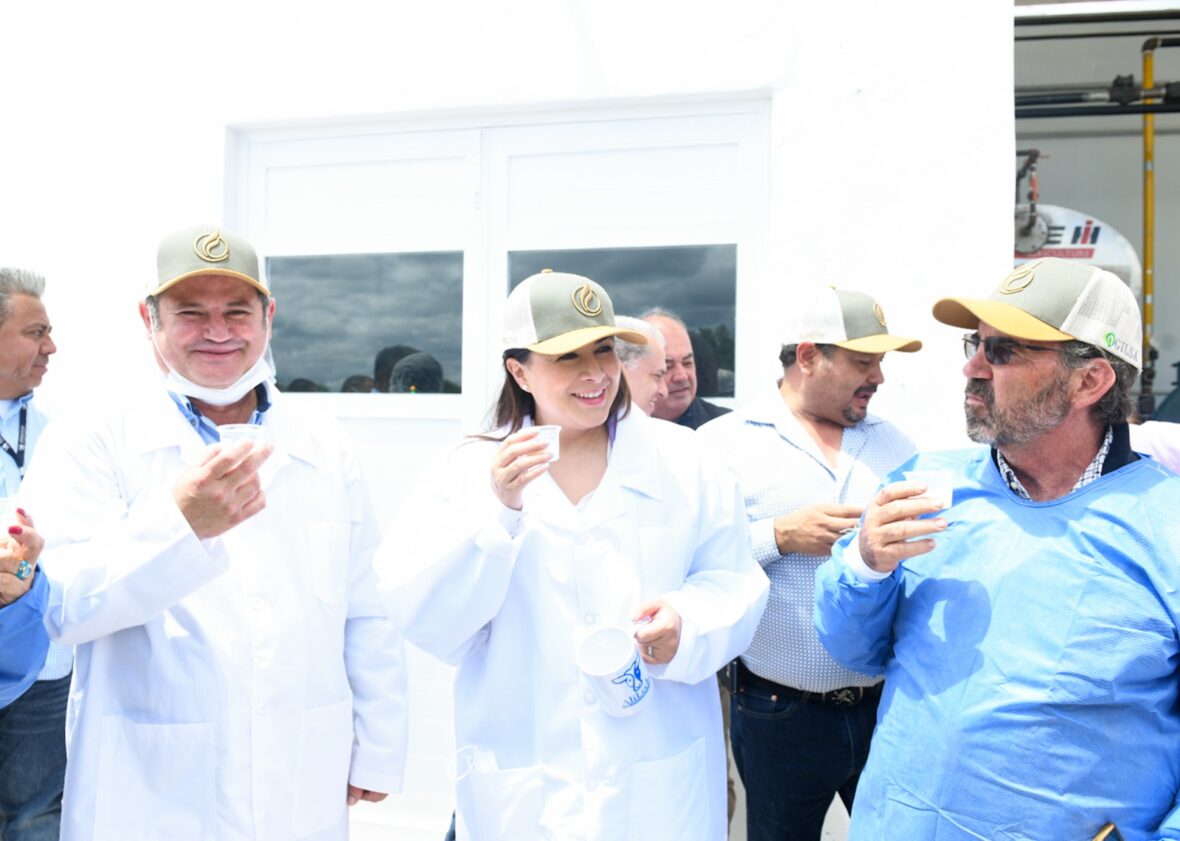 WhatsApp Image 2025 09 11 at 2.09.55 PM 3 scaled TERE JIMÉNEZ INAUGURA PLANTA DE ALILECHE EN PABELLÓN DE ARTEAGA