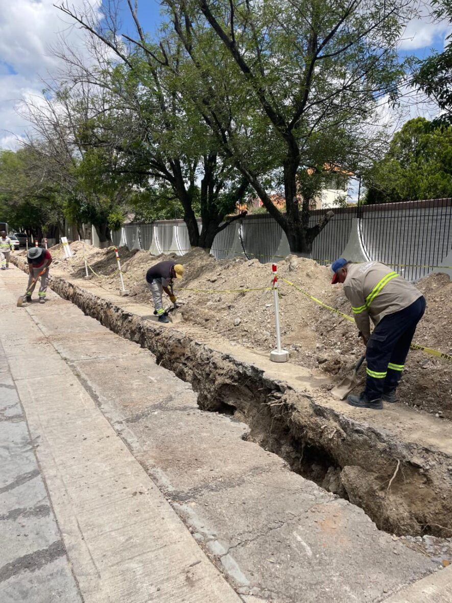 WhatsApp Image 2025 09 19 at 10.10.44 scaled TRABAJA MIAA EN LA MEJORA DEL ALCANTARILLADO SANITARIO DEL FRACCIONAMIENTO CANTERAS DE SAN JAVIER