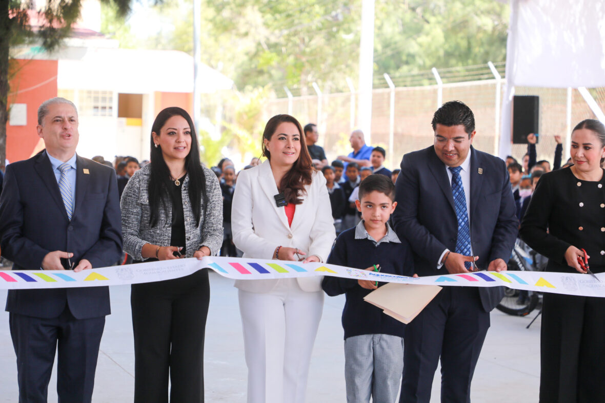 4.JPG scaled TERE JIMÉNEZ ENTREGA OBRAS QUE MEJORAN LA PRIMARIA “NIÑOS HÉROES” DE JESÚS MARÍA