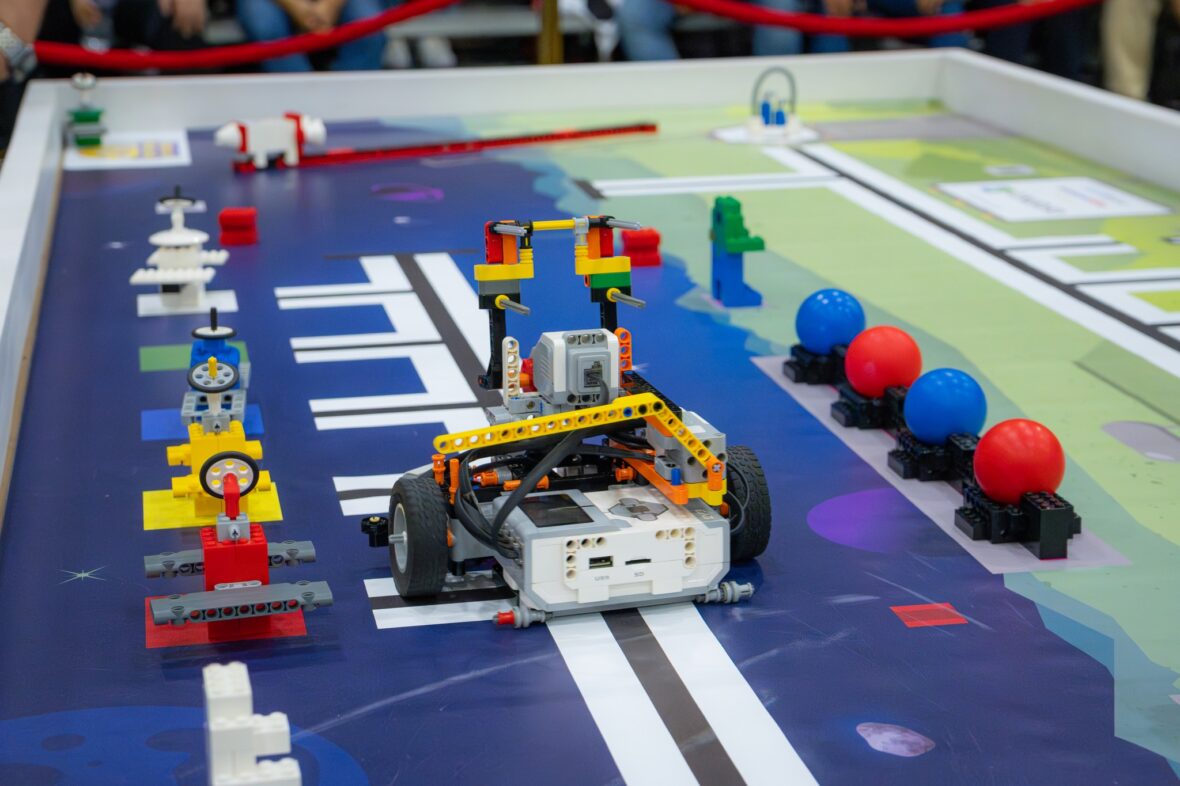 547490134 1144698014532928 960777113382692745 n scaled ESTUDIANTES DE AGUASCALIENTES COMPETIRÁN EN SINGAPUR Y PANAMÁ EN CONCURSOS INTERNACIONALES DE ROBÓTICA