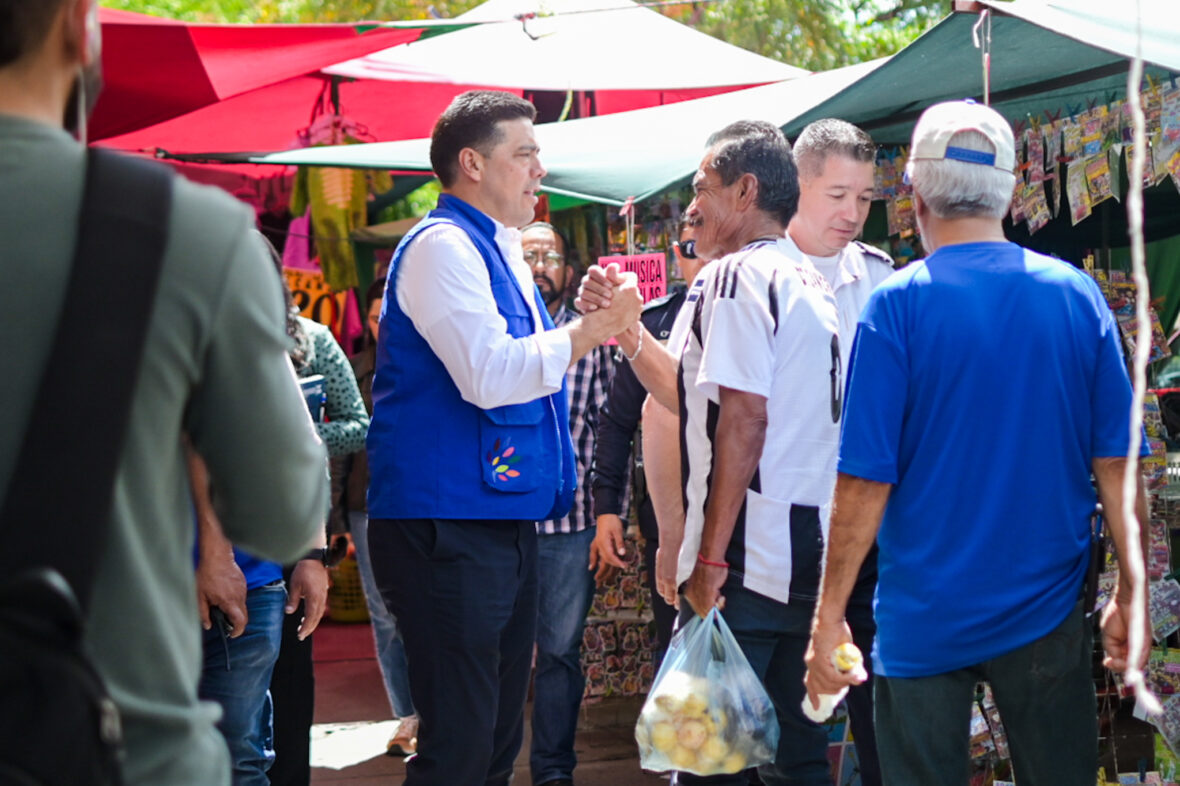 CMC 8243 scaled RECORRE LEO MONTAÑEZ TIANGUIS DE PILAR BLANCO