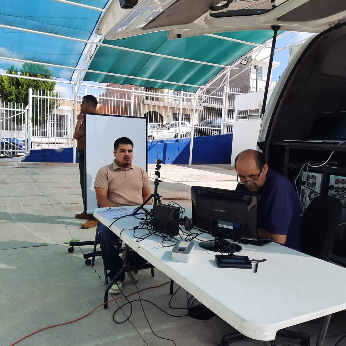 FOTO 241025 8 scaled NUEVA JORNADA DE RENOVACIÓN DE LICENCIAS DE MANEJO