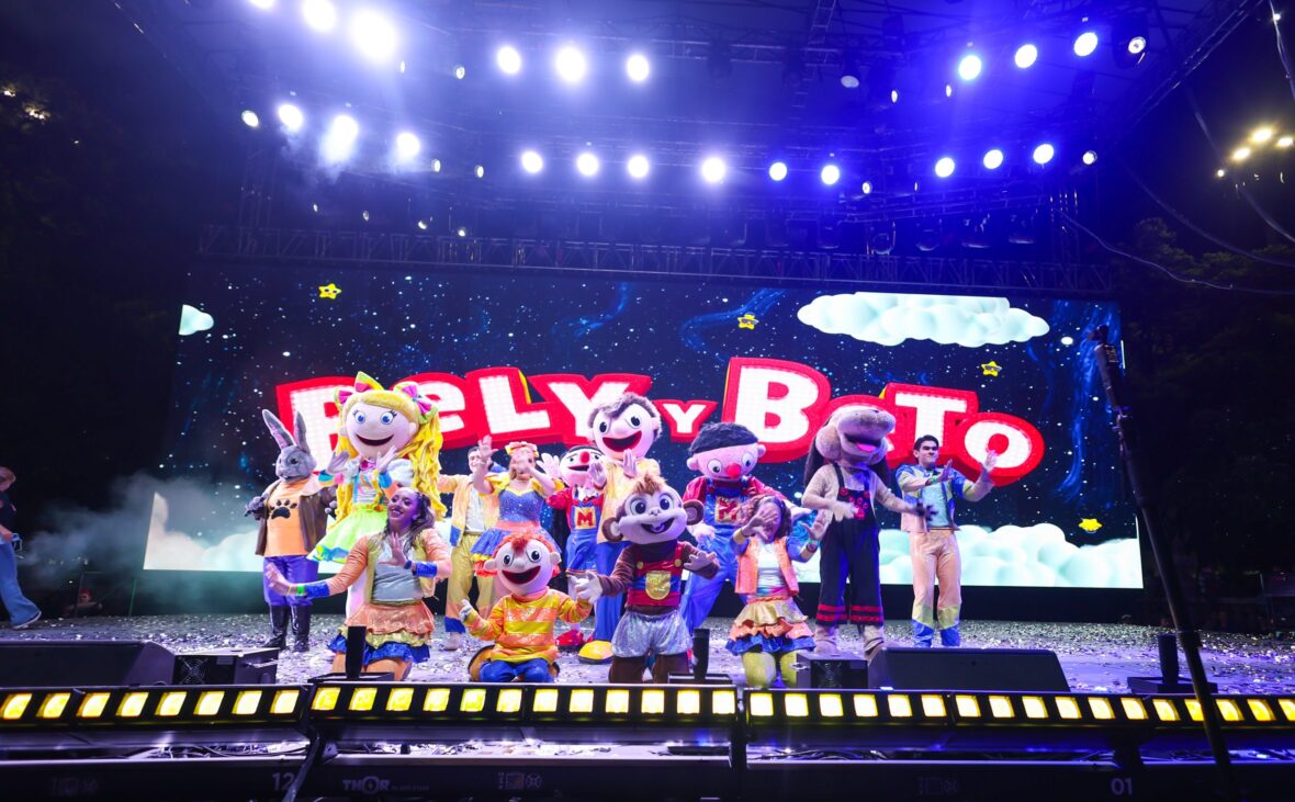 IMG 5939 scaled 1 scaled MÁS DE 12 MIL PERSONAS DISFRUTARON DEL ESPECTÁCULO DE BELY Y BETO EN EL FESTIVAL DE LA CIUDAD