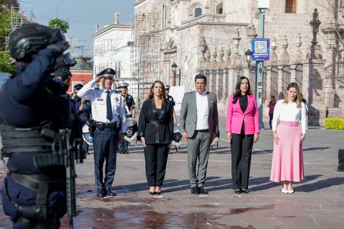 MG 00361 scaled ENCABEZA LEO MONTAÑEZ IZAMIENTO DE BANDERA POR EL 450 ANIVERSARIO DE LA CIUDAD