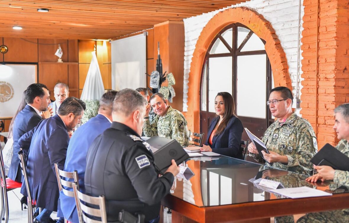 REUNION SEGURIDAD 2 scaled ENCABEZA TERE JIMÉNEZ REUNIÓN DE SEGURIDAD; ACUERDAN FORTALECER LA COORDINACIÓN PARA GARANTIZAR LA PAZ EN EL ESTADO Y LA REGIÓN