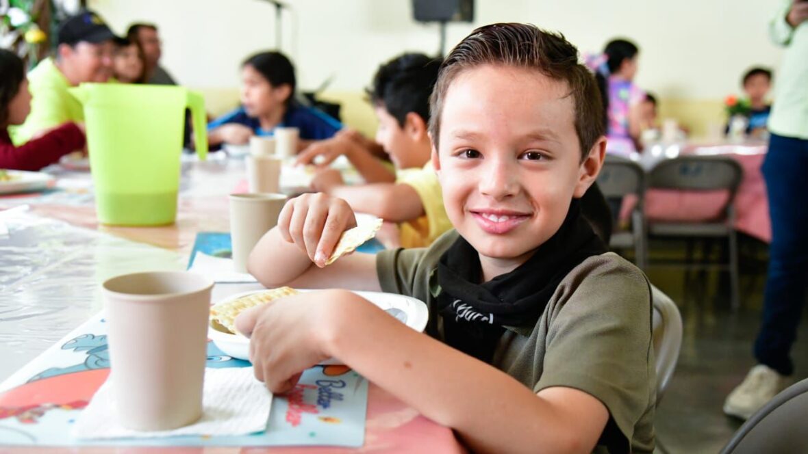 WhatsApp Image 2025 06 07 at 12.04.30 PM 1 scaled DIF ESTATAL ENTREGA APOYOS A 235 COMEDORES EN BENEFICIO DE MÁS DE 15 MIL PERSONAS