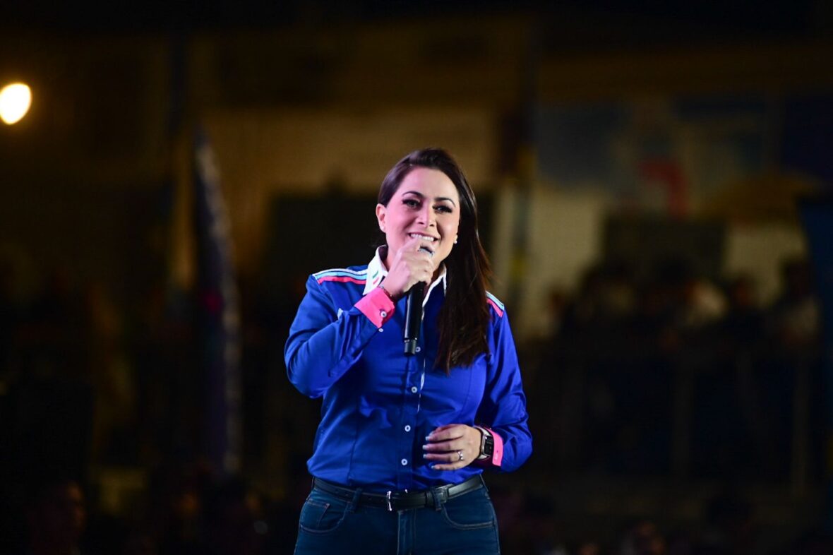 WhatsApp Image 2025 10 02 at 8.50.45 PM scaled NUESTRO COMPROMISO ES CON LOS JÓVENES; ESTAMOS AQUÍ PARA IMPULSAR SU TALENTO Y QUE PUEDAN CUMPLIR SUS SUEÑOS: TERE JIMÉNEZ