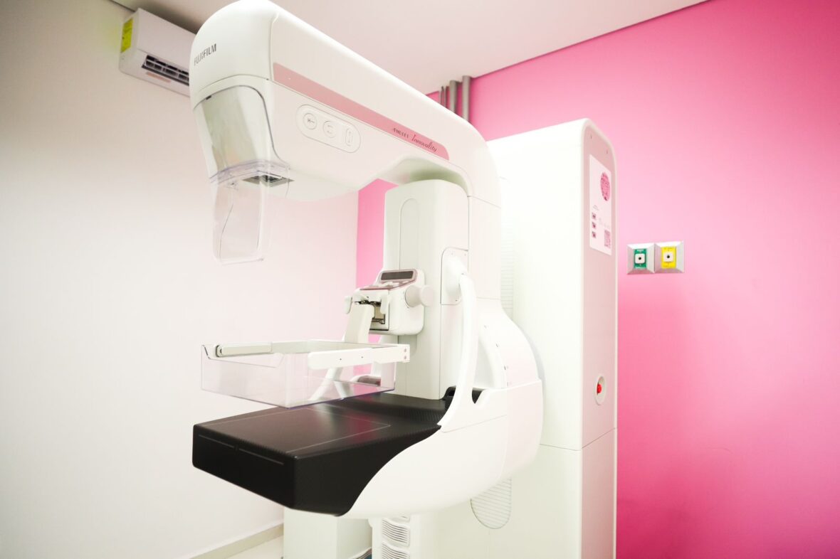 WhatsApp Image 2025 10 05 at 10.18.15 AM scaled REFUERZAN PREVENCIÓN DE CÁNCER DE MAMA CON MASTOGRAFÍAS GRATUITAS PARA MUJERES DE 40 A 69 AÑOS EN EL HOSPITAL DE LA MUJER