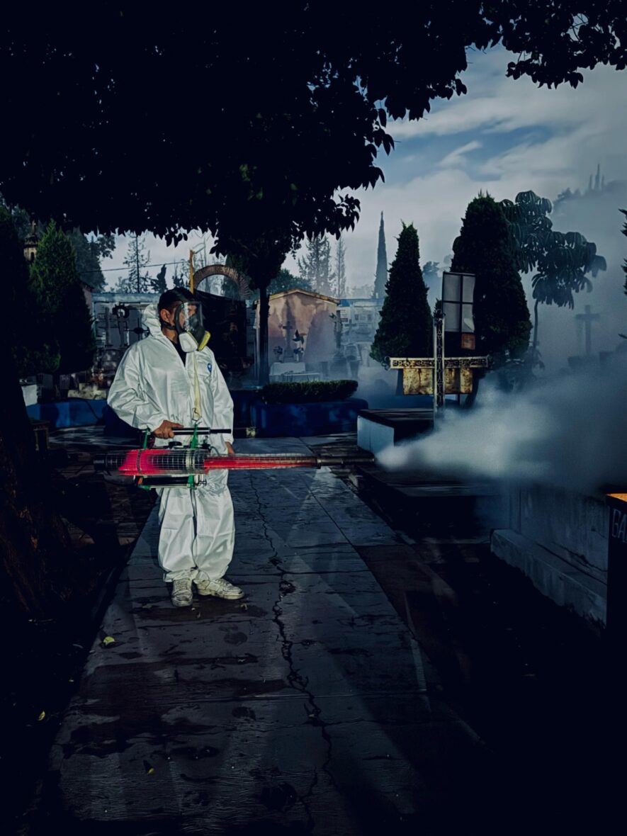 WhatsApp Image 2025 10 07 at 12.52.45 PM 3 scaled GOBIERNO DEL ESTADO IMPLEMENTA OPERATIVO ESPECIAL EN PANTEONES POR DÍA DE MUERTOS PARA PREVENIR EL DENGUE