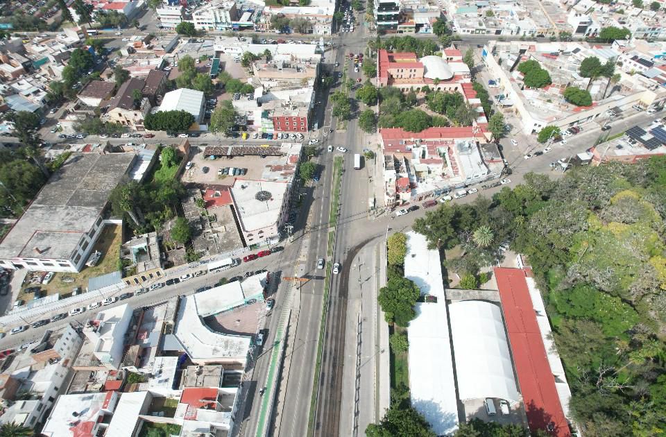 WhatsApp Image 2025 10 16 at 10.10.38 AM AVANZAN LAS MEJORAS VIALES: COLOCARÁ SOPMA CONCRETO HIDRÁULICO EN AV. ALAMEDA Y CALLE 28 DE AGOSTO