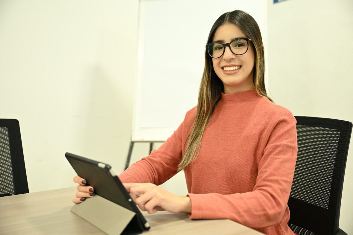 WhatsApp Image 2025 10 17 at 14.44.31 1 scaled OFRECEN APOYOS ECONÓMICOS A MICRO, PEQUEÑAS Y MEDIANAS EMPRESAS QUE SE CAPACITEN Y CERTIFIQUEN CON ESTÁNDARES INTERNACIONALES