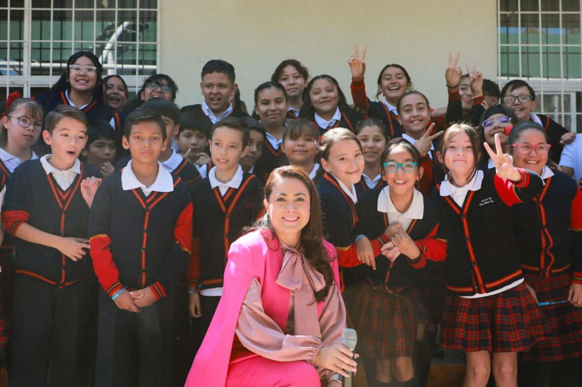 WhatsApp Image 2025 10 20 at 12.47.40 1 scaled TERE JIMÉNEZ ENTREGA OBRAS DE REHABILITACIÓN EN ESCUELA DEL MORELOS 1