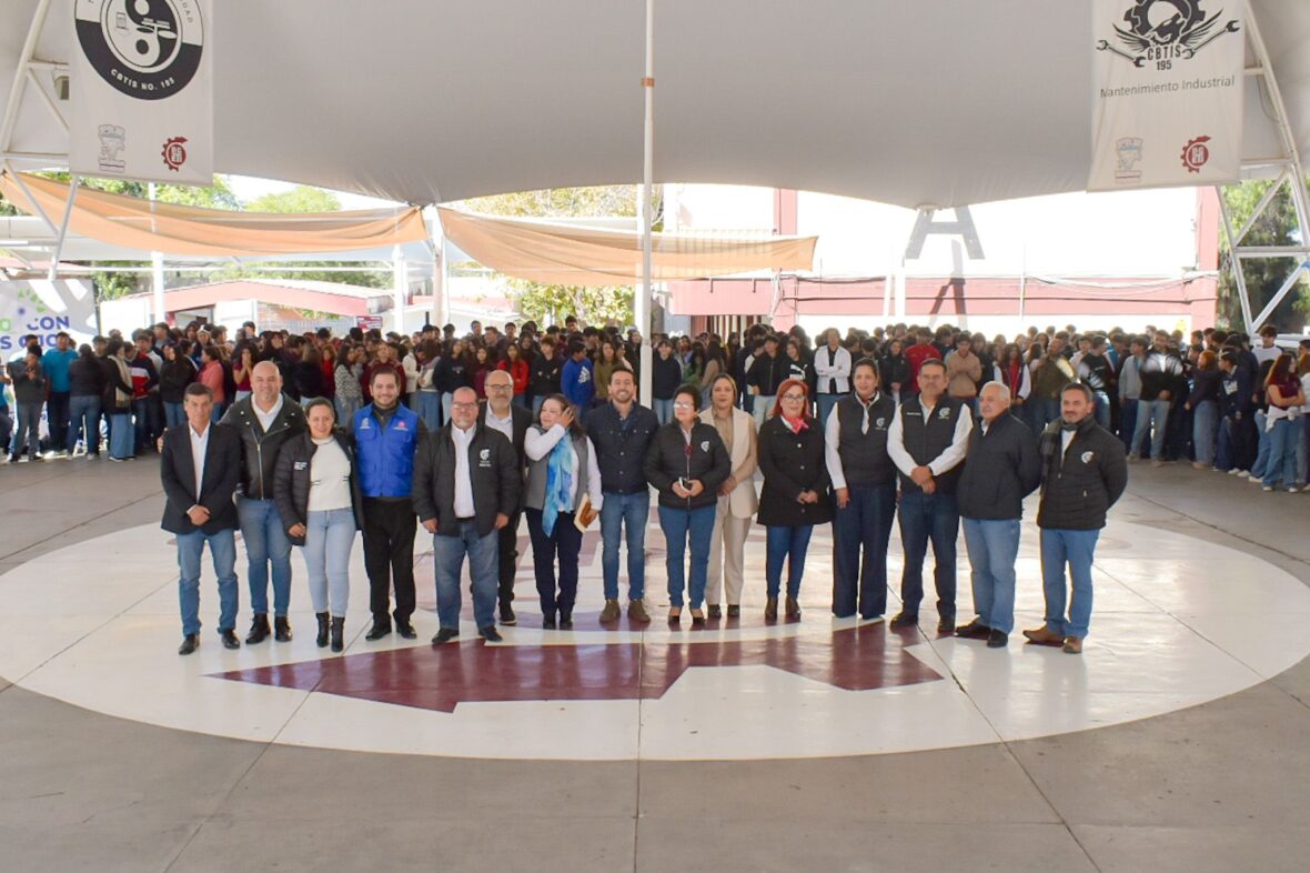 1000394825 scaled LLEVÓ MUNICIPIO JORNADA DE SALUD VISUAL «OJO CON TUS OJOS» AL CBTIS 195
