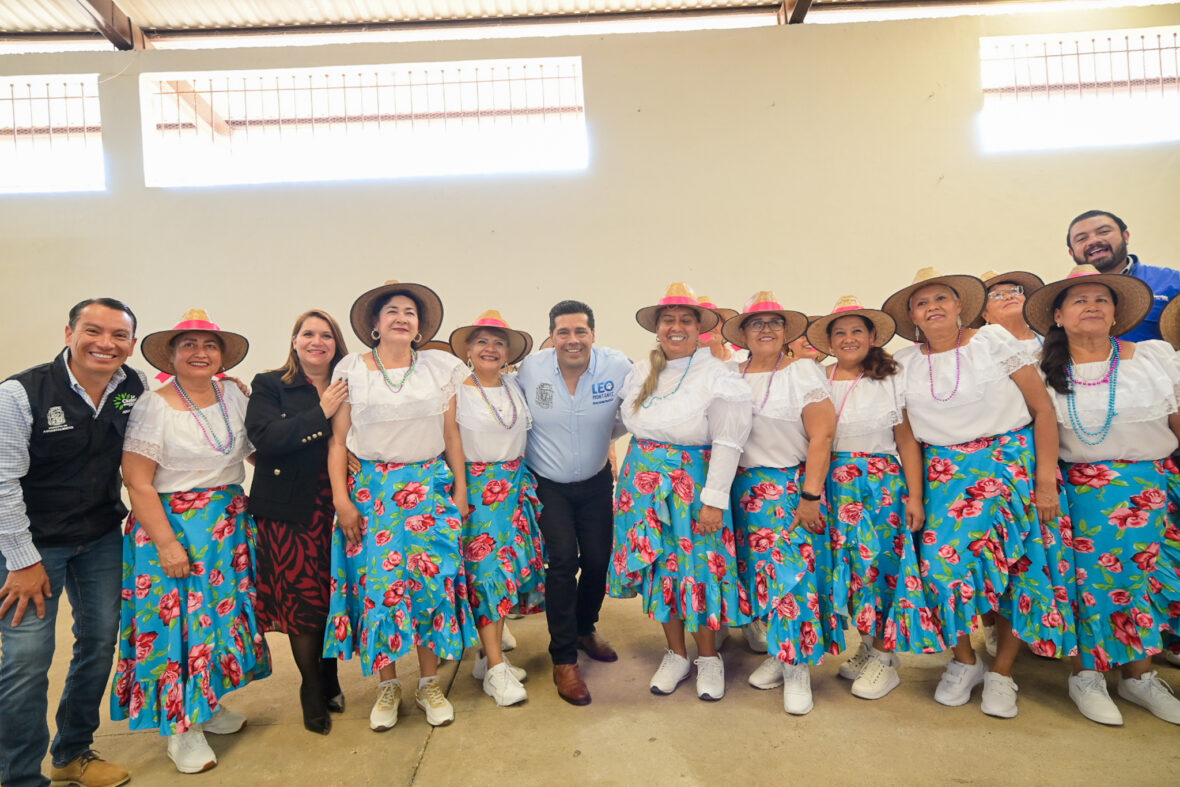 CMC 2108 scaled SOSTIENE LEO MONTAÑEZ ENCUENTRO CON PERSONAS ADULTAS MAYORES