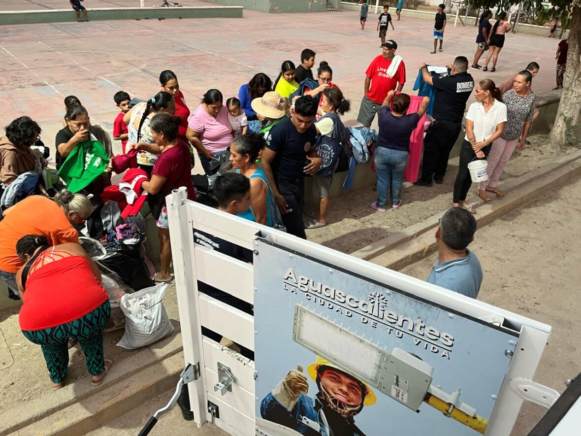 IMG 20251101 WA0010 scaled ENTREGA MUNICIPIO DE AGUASCALIENTES VÍVERES A DAMNIFICADOS EN PUERTO VALLARTA