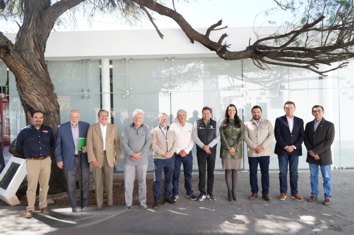 IMG 0233 scaled REAFIRMA MUNICIPIO TRABAJAR DE MANERA COORDINADA CON DEPENDENCIAS Y SECTOR DE LA CONSTRUCCIÓN