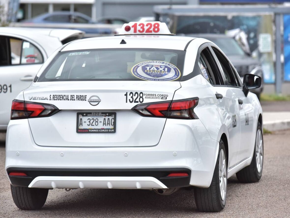 WhatsApp Image 2024 07 14 at 11.27.34 scaled EN AGUASCALIENTES, TAXIS Y TRANSPORTES DE PLATAFORMAS ESTÁN CONECTADOS AL C5i PARA GARANTIZAR TRAYECTOS MÁS SEGUROS