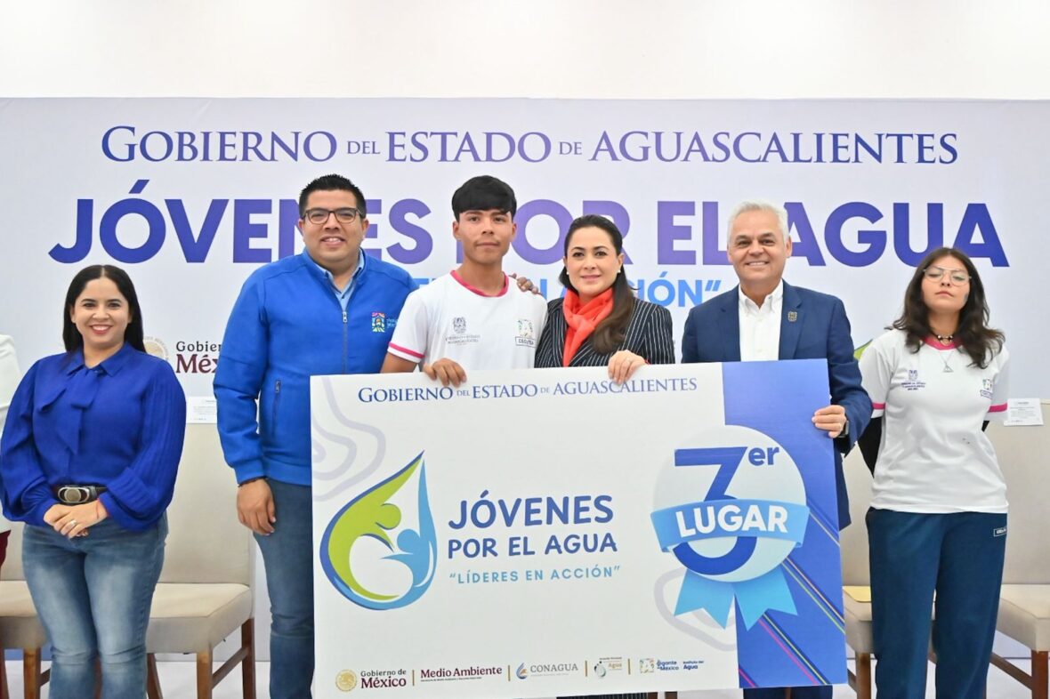 WhatsApp Image 2025 11 04 at 12.15.37 PM 4 scaled TERE JIMÉNEZ INSPIRA A JÓVENES A CONVERTIRSE EN GUARDIANES DEL AGUA Y DEL FUTURO DEL ESTADO