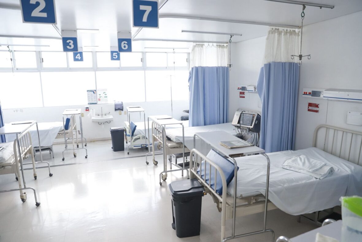 WhatsApp Image 2025 11 05 at 10.32.07 AM 2 scaled CON UNA INVERSIÓN SIN PRECEDENTES DE 100 MILLONES DE PESOS, TERE JIMÉNEZ IMPULSA LA MODERNIZACIÓN DEL HOSPITAL DE LA MUJER