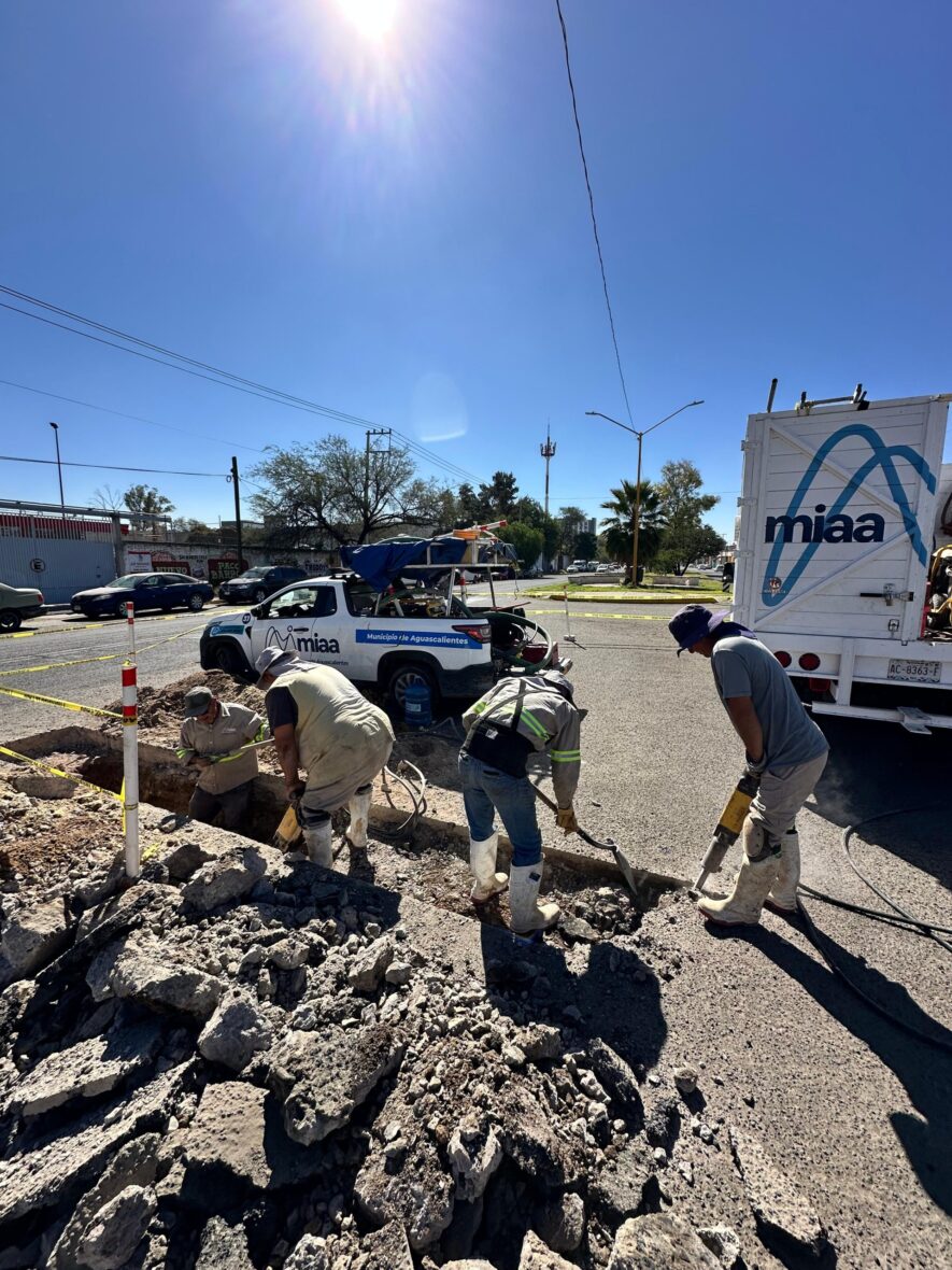 WhatsApp Image 2025 11 07 at 14.05.10 4 scaled 1 scaled MIAA FORTALECE LA INFRAESTRUCTURA HIDRÁULICA EN LA CALLE REPÚBLICA DE URUGUAY
