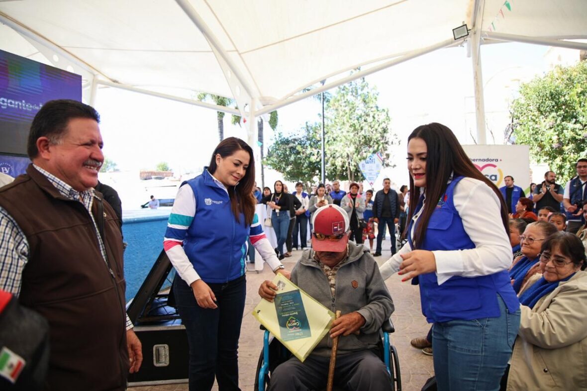 WhatsApp Image 2025 11 15 at 13.45.23 1 scaled EN ASIENTOS, TERE JIMÉNEZ ACERCA SERVICIOS A LAS FAMILIAS Y SUPERVISA AVANCES DE OBRA PÚBLICA