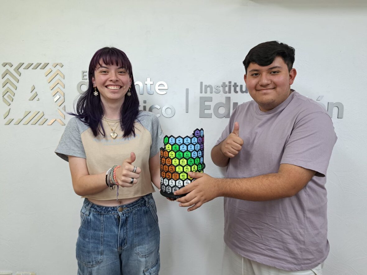 WhatsApp Image 2025 11 17 at 09.58.35 scaled PLATAFORMA EDUCATIVA HECHA POR ESTUDIANTES DE AGUASCALIENTES RECIBE RECONOCIMIENTO INTERNACIONAL