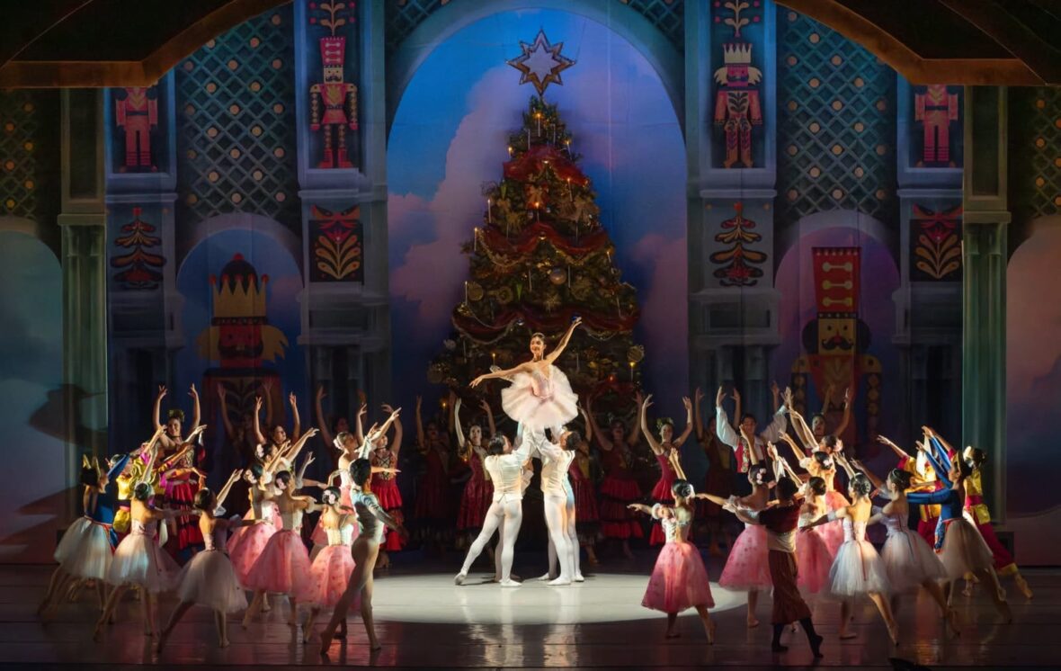 WhatsApp Image 2025 11 20 at 1.41.31 PM 3 scaled TODO LISTO PARA LA PRESENTACIÓN DEL CLÁSICO NAVIDEÑO “EL CASCANUECES” EN EL TEATRO AGUASCALIENTES