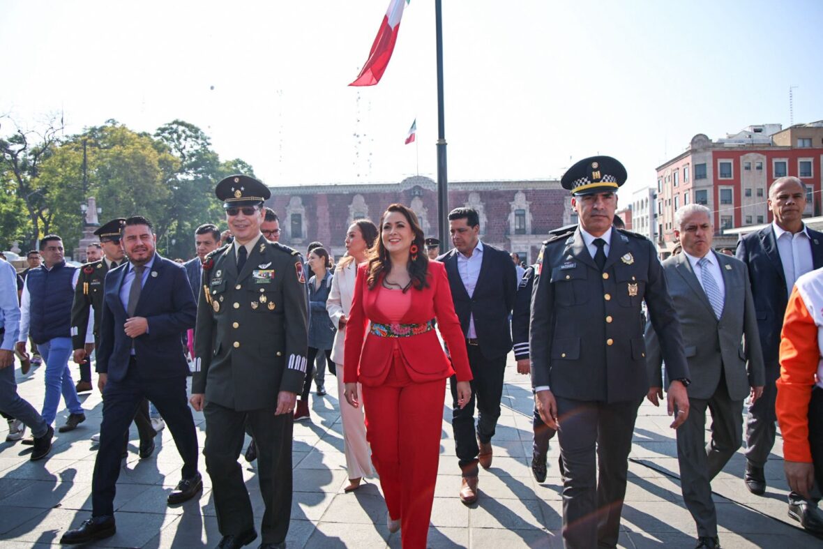 WhatsApp Image 2025 11 20 at 12.47.00 PM scaled 6 MIL PARTICIPANTES LLENARON DE COLOR Y ALEGRÍA EL DESFILE DE LA REVOLUCIÓN MEXICANA ENCABEZADO POR TERE JIMÉNEZ