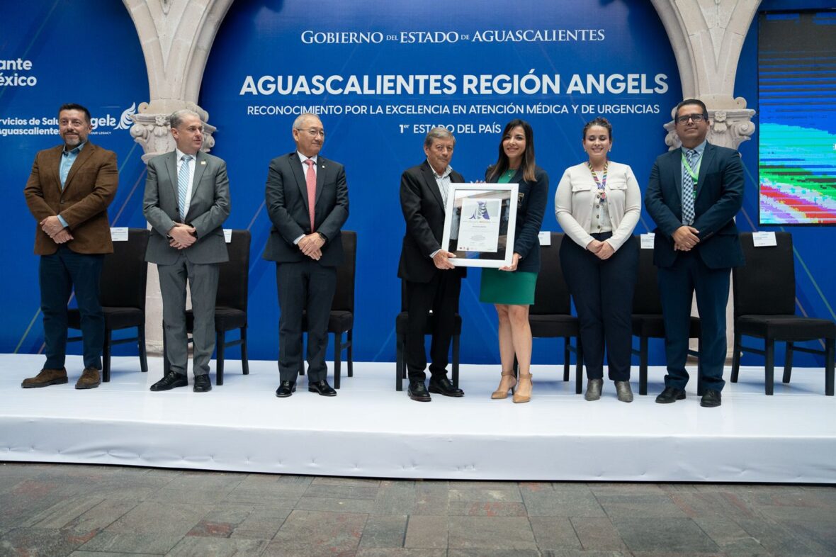 WhatsApp Image 2025 11 20 at 3.50.29 PM 2 scaled AGUASCALIENTES, PRIMER Y ÚNICO ESTADO DEL PAÍS EN RECIBIR RECONOCIMIENTO INTERNACIONAL EN URGENCIAS MÉDICAS
