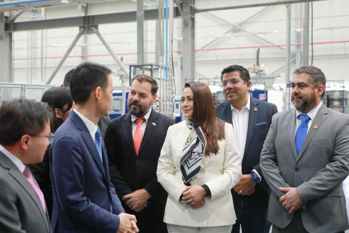 212 scaled TERE JIMÉNEZ INAUGURA NUEVA PLANTA DE FORESIGHT: GENERARÁ 300 EMPLEOS, CON UNA INVERSIÓN DE 899 MILLONES DE PESOS