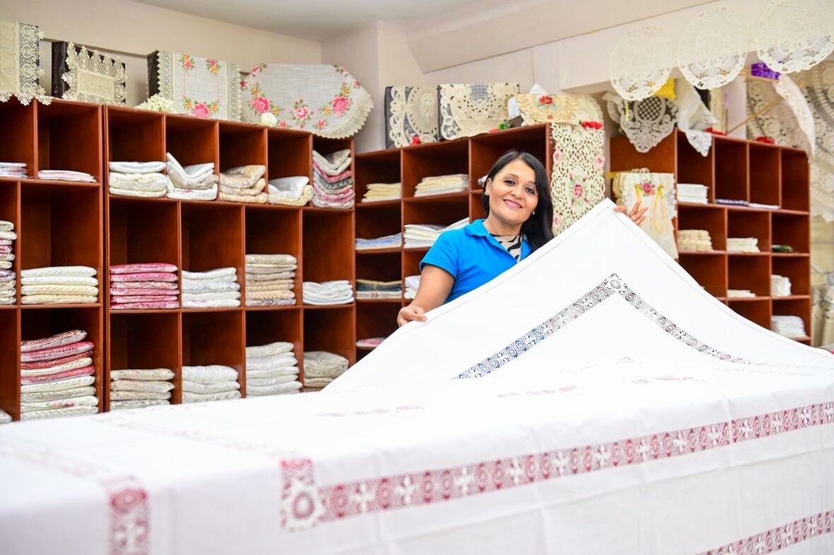 894858d9 2ff0 4cc9 9e9f 30b8ee94223e scaled AGUASCALIENTES FORTALECE SU IDENTIDAD TEXTIL CON NUEVA CAPACITACIÓN PARA DISEÑADORES